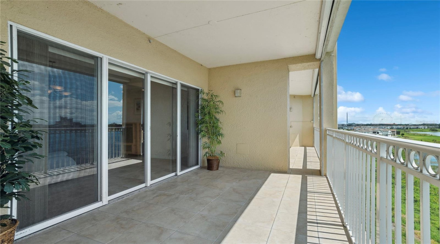 ORLANDO, Florida 32836, 4 Bedrooms Bedrooms, ,3 BathroomsBathrooms,Residential,For Sale,THE ESPLANADE,0,MFRO6408706