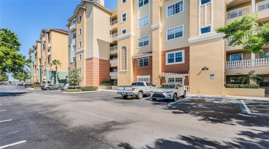 ORLANDO, Florida 32836, 4 Bedrooms Bedrooms, ,3 BathroomsBathrooms,Residential,For Sale,THE ESPLANADE,0,MFRO6408706