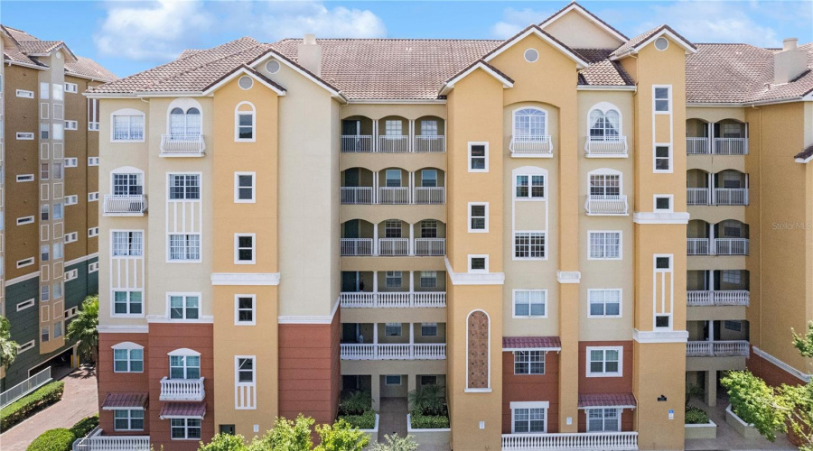 ORLANDO, Florida 32836, 4 Bedrooms Bedrooms, ,3 BathroomsBathrooms,Residential,For Sale,THE ESPLANADE,0,MFRO6408706