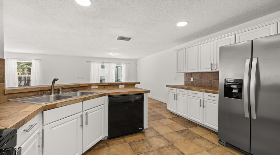 DAVENPORT, Florida 33897, 3 Bedrooms Bedrooms, ,2 BathroomsBathrooms,Residential,For Sale,RONA,0,MFRS5145567