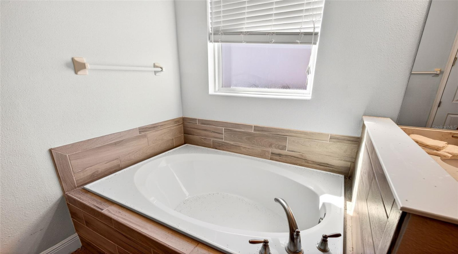 KISSIMMEE, Florida 34747, 9 Bedrooms Bedrooms, ,8 BathroomsBathrooms,Residential,For Sale,FAIRFAX DRIVE,0,MFRO6382849