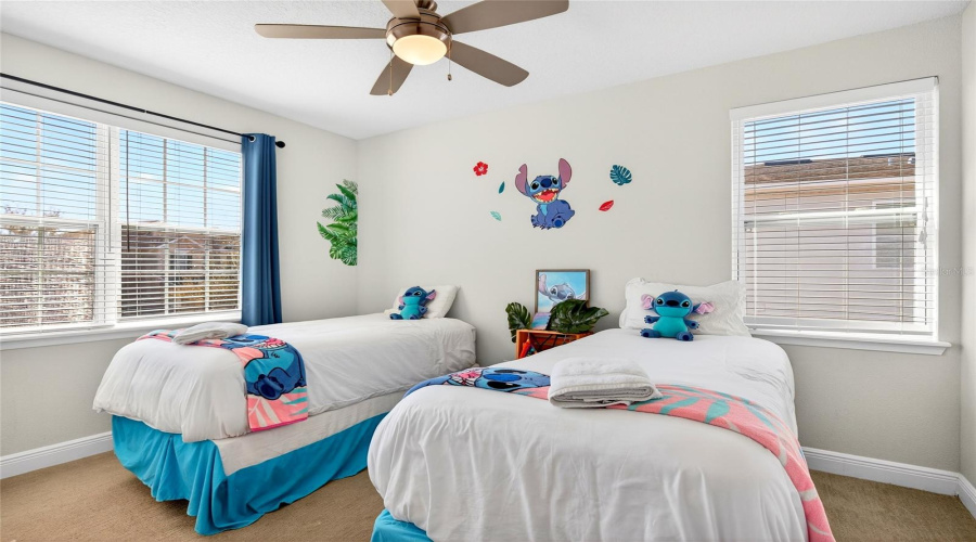 KISSIMMEE, Florida 34747, 9 Bedrooms Bedrooms, ,8 BathroomsBathrooms,Residential,For Sale,FAIRFAX DRIVE,0,MFRO6382849