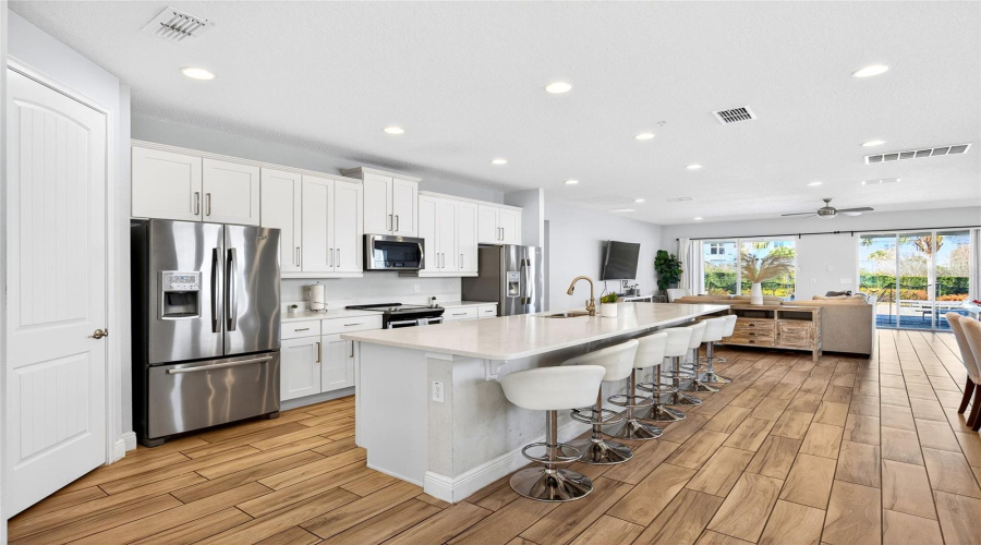 KISSIMMEE, Florida 34747, 9 Bedrooms Bedrooms, ,8 BathroomsBathrooms,Residential,For Sale,FAIRFAX DRIVE,0,MFRO6382849