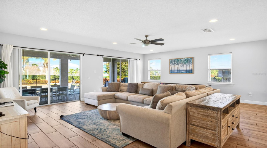 KISSIMMEE, Florida 34747, 9 Bedrooms Bedrooms, ,8 BathroomsBathrooms,Residential,For Sale,FAIRFAX DRIVE,0,MFRO6382849