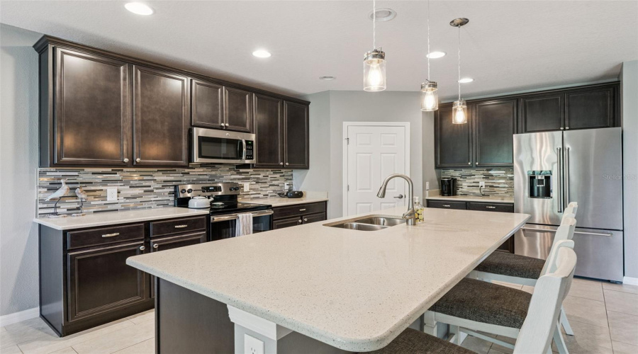 KISSIMMEE, Florida 34746, 4 Bedrooms Bedrooms, ,3 BathroomsBathrooms,Residential,For Sale,RIALTO,0,MFRS5146384