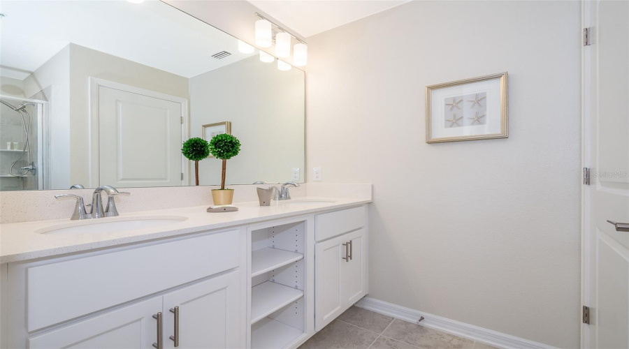 KISSIMMEE, Florida 34746, 2 Bedrooms Bedrooms, ,2 BathroomsBathrooms,Residential,For Sale,CLOCK TOWER,0,MFRS5150203