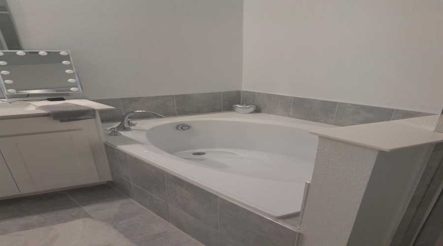 DAVENPORT, Florida 33896, 4 Bedrooms Bedrooms, ,3 BathroomsBathrooms,Residential,For Sale,BOGEY,0,MFRO6408721