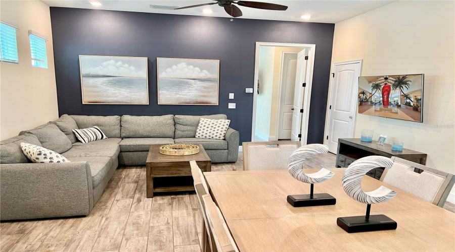 KISSIMMEE, Florida 34747, 3 Bedrooms Bedrooms, ,3 BathroomsBathrooms,Residential,For Sale,KNEE DEEP,0,MFRO6408722