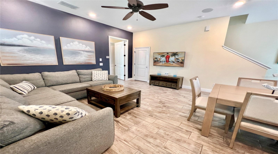 KISSIMMEE, Florida 34747, 3 Bedrooms Bedrooms, ,3 BathroomsBathrooms,Residential,For Sale,KNEE DEEP,0,MFRO6408722