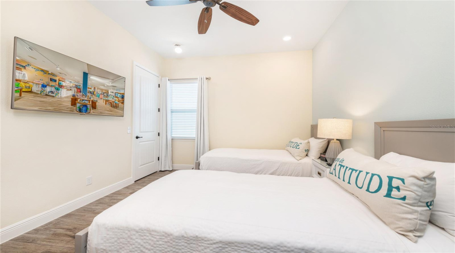 KISSIMMEE, Florida 34747, 3 Bedrooms Bedrooms, ,3 BathroomsBathrooms,Residential,For Sale,KNEE DEEP,0,MFRO6408722