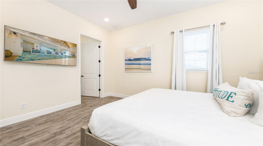 KISSIMMEE, Florida 34747, 3 Bedrooms Bedrooms, ,3 BathroomsBathrooms,Residential,For Sale,KNEE DEEP,0,MFRO6408722