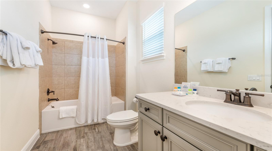 KISSIMMEE, Florida 34747, 3 Bedrooms Bedrooms, ,3 BathroomsBathrooms,Residential,For Sale,KNEE DEEP,0,MFRO6408722