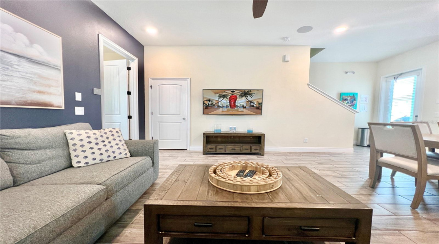 KISSIMMEE, Florida 34747, 3 Bedrooms Bedrooms, ,3 BathroomsBathrooms,Residential,For Sale,KNEE DEEP,0,MFRO6408722
