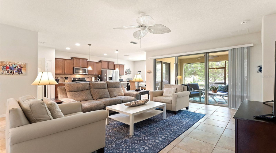DAVENPORT, Florida 33837, 3 Bedrooms Bedrooms, ,2 BathroomsBathrooms,Residential,For Sale,VALENCIA,0,MFRS5149786