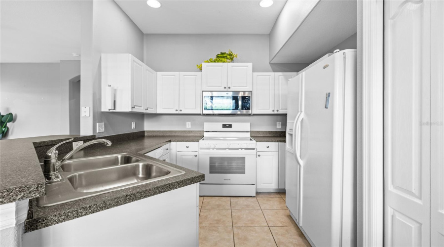 DAVENPORT, Florida 33897, 5 Bedrooms Bedrooms, ,3 BathroomsBathrooms,Residential,For Sale,BRUNELLO,0,MFRO6403615