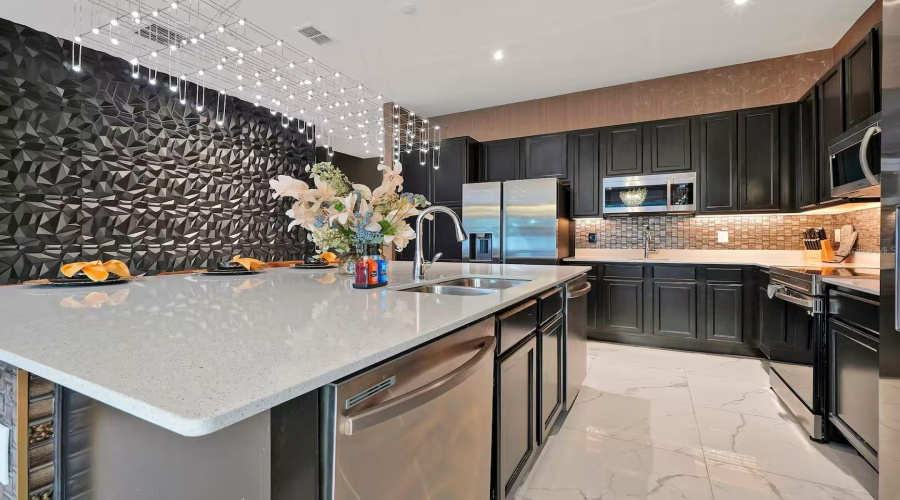 KISSIMMEE, Florida 34746, 12 Bedrooms Bedrooms, ,11 BathroomsBathrooms,Residential,For Sale,GANESHA,0,MFRO6409228