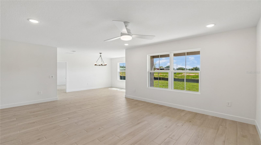 DAVENPORT, Florida 33837, 4 Bedrooms Bedrooms, ,2 BathroomsBathrooms,Residential,For Sale,REIN,0,MFRO6409254