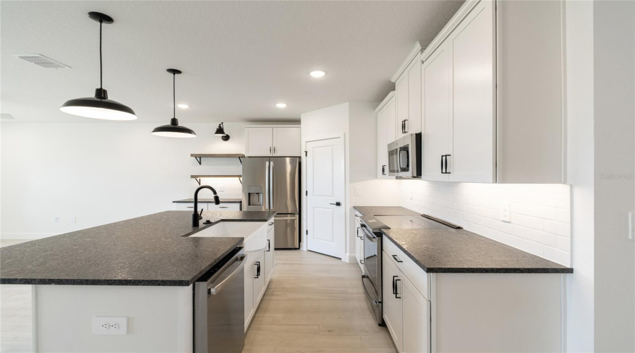 DAVENPORT, Florida 33837, 4 Bedrooms Bedrooms, ,2 BathroomsBathrooms,Residential,For Sale,REIN,0,MFRO6409254