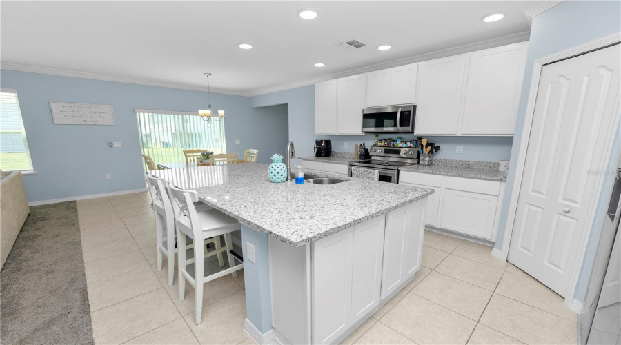 DAVENPORT, Florida 33837, 5 Bedrooms Bedrooms, ,3 BathroomsBathrooms,Residential,For Sale,FILLMORE,0,MFRL4955312