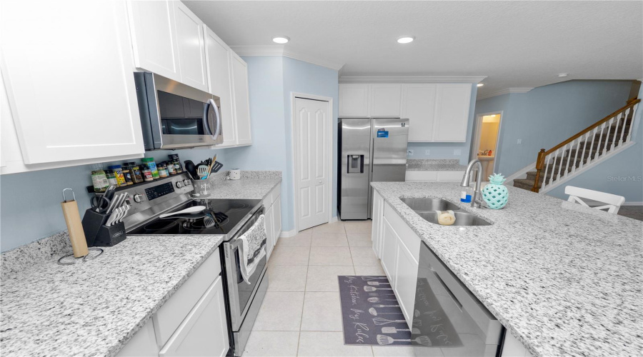 DAVENPORT, Florida 33837, 5 Bedrooms Bedrooms, ,3 BathroomsBathrooms,Residential,For Sale,FILLMORE,0,MFRL4955312