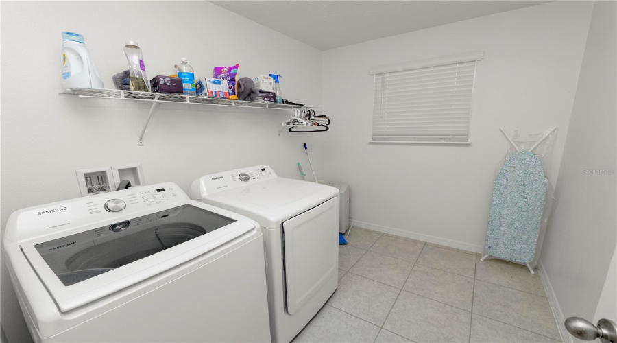 DAVENPORT, Florida 33837, 5 Bedrooms Bedrooms, ,3 BathroomsBathrooms,Residential,For Sale,FILLMORE,0,MFRL4955312