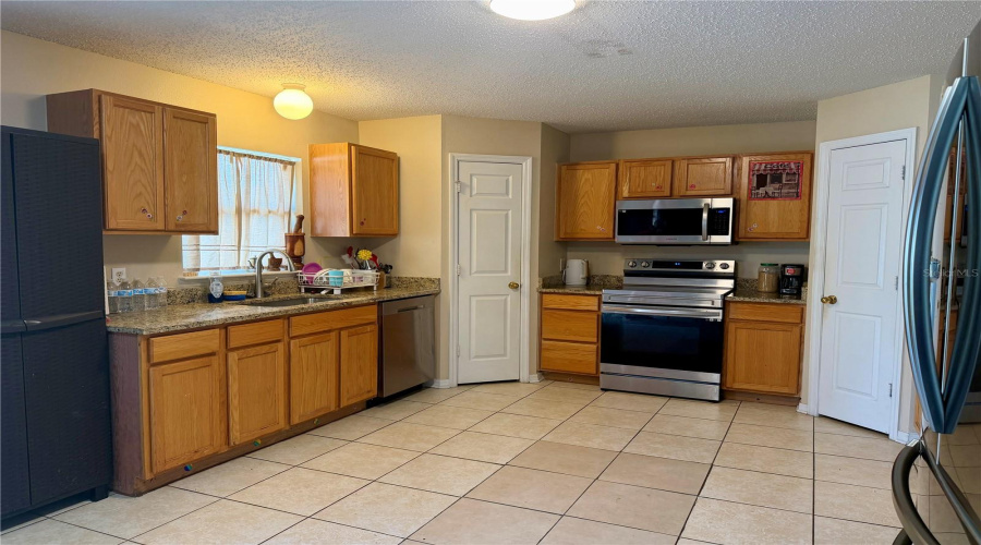 DAVENPORT, Florida 33837, 4 Bedrooms Bedrooms, ,2 BathroomsBathrooms,Residential,For Sale,LOBELIA,0,MFRO6409101