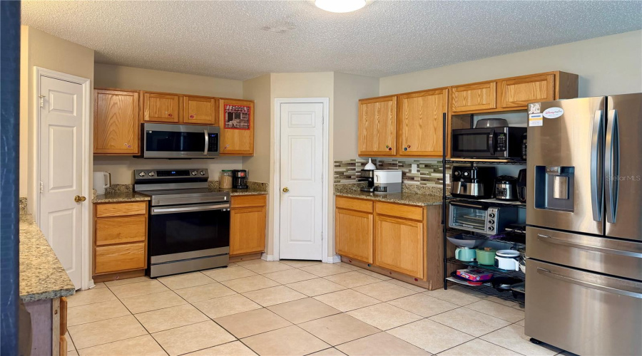 DAVENPORT, Florida 33837, 4 Bedrooms Bedrooms, ,2 BathroomsBathrooms,Residential,For Sale,LOBELIA,0,MFRO6409101