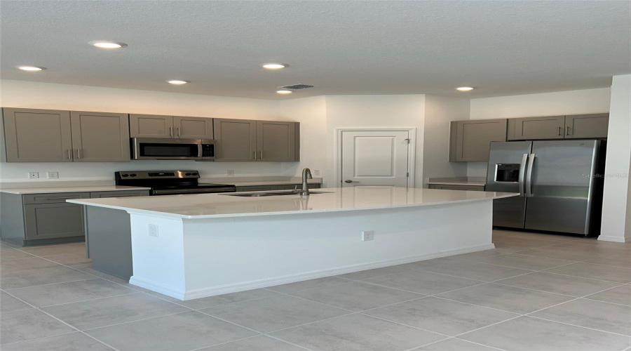 KISSIMMEE, Florida 34746, 3 Bedrooms Bedrooms, ,2 BathroomsBathrooms,Residential,For Sale,TEOLI,0,MFRO6409362