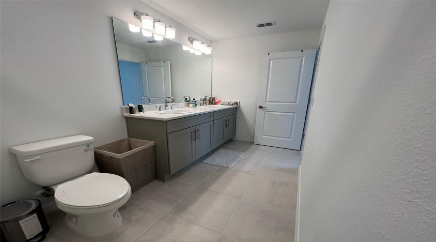 KISSIMMEE, Florida 34746, 3 Bedrooms Bedrooms, ,2 BathroomsBathrooms,Residential,For Sale,TEOLI,0,MFRO6409362