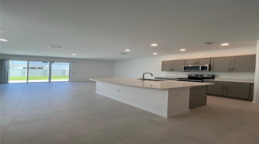 KISSIMMEE, Florida 34746, 3 Bedrooms Bedrooms, ,2 BathroomsBathrooms,Residential,For Sale,TEOLI,0,MFRO6409362
