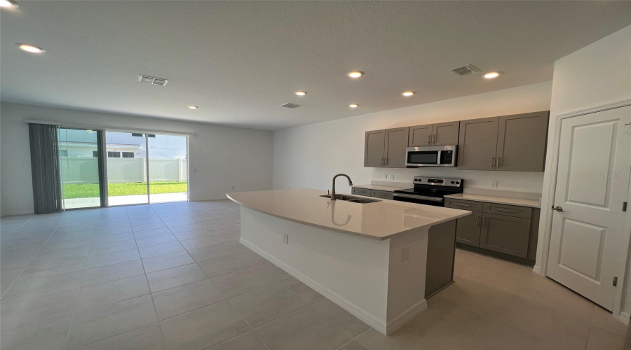KISSIMMEE, Florida 34746, 3 Bedrooms Bedrooms, ,2 BathroomsBathrooms,Residential,For Sale,TEOLI,0,MFRO6409362