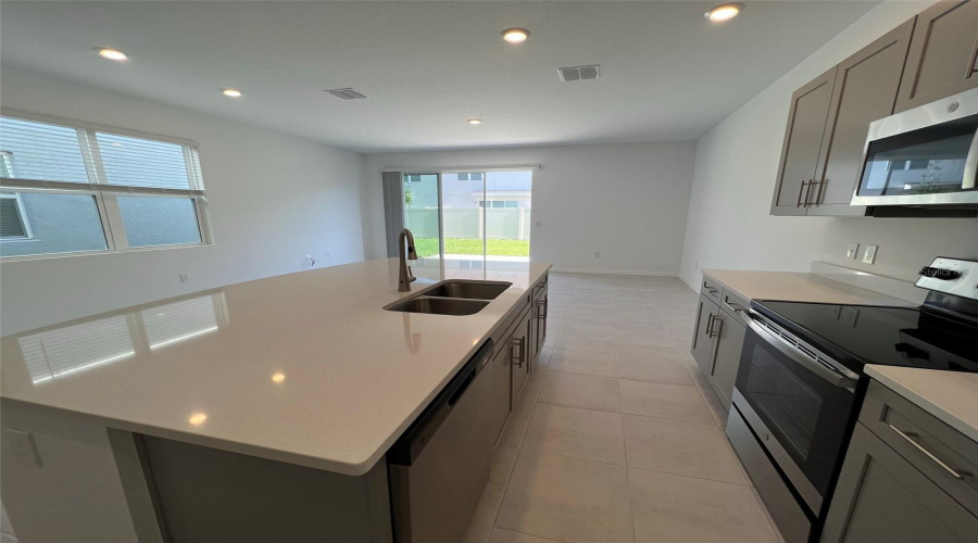 KISSIMMEE, Florida 34746, 3 Bedrooms Bedrooms, ,2 BathroomsBathrooms,Residential,For Sale,TEOLI,0,MFRO6409362