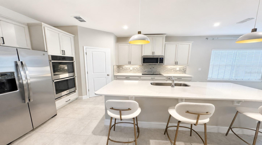 DAVENPORT, Florida 33896, 4 Bedrooms Bedrooms, ,2 BathroomsBathrooms,Residential,For Sale,SIESTA VISTA,0,MFRS5150064