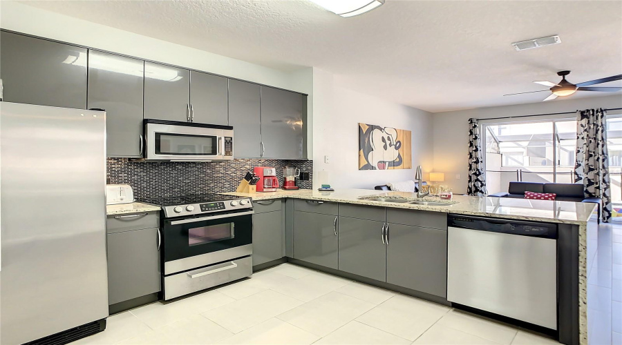 KISSIMMEE, Florida 34747, 3 Bedrooms Bedrooms, ,3 BathroomsBathrooms,Residential,For Sale,SILVER PALM,0,MFRO6409310