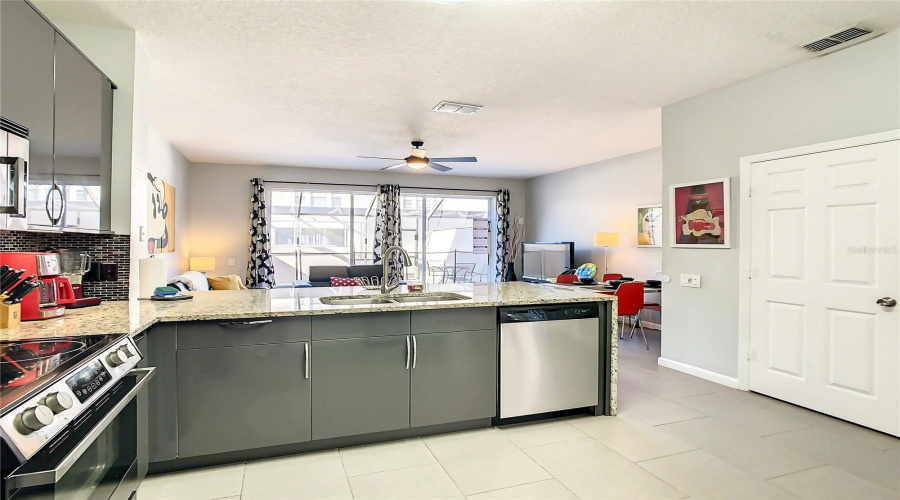 KISSIMMEE, Florida 34747, 3 Bedrooms Bedrooms, ,3 BathroomsBathrooms,Residential,For Sale,SILVER PALM,0,MFRO6409310