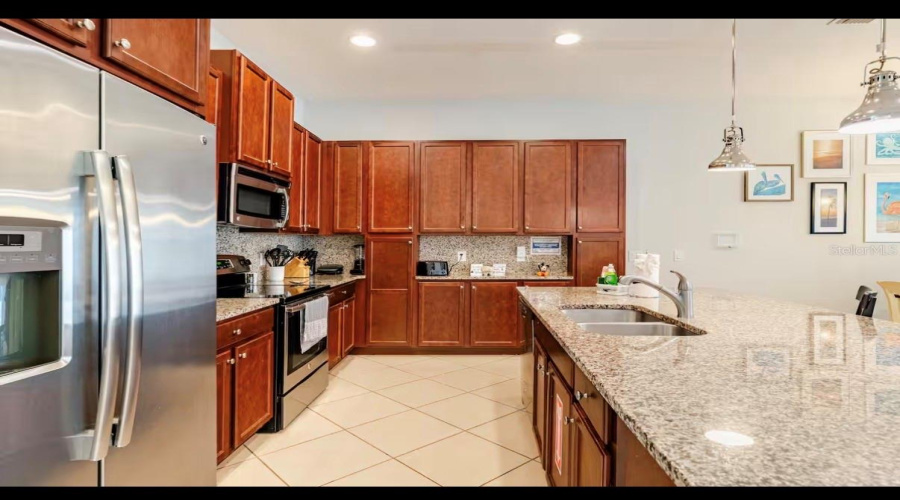 DAVENPORT, Florida 33896, 4 Bedrooms Bedrooms, ,3 BathroomsBathrooms,Residential,For Sale,CAPTIVA,0,MFRO6409312