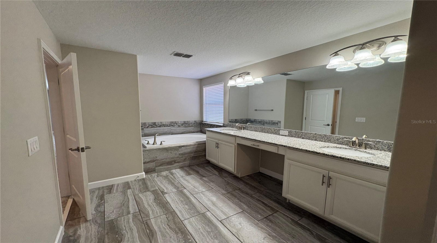 DAVENPORT, Florida 33837, 5 Bedrooms Bedrooms, ,5 BathroomsBathrooms,Residential,For Sale,SOLTERRA,0,MFRP4938770