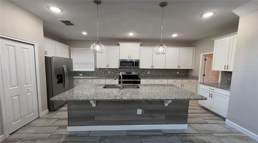 DAVENPORT, Florida 33837, 5 Bedrooms Bedrooms, ,5 BathroomsBathrooms,Residential,For Sale,SOLTERRA,0,MFRP4938770