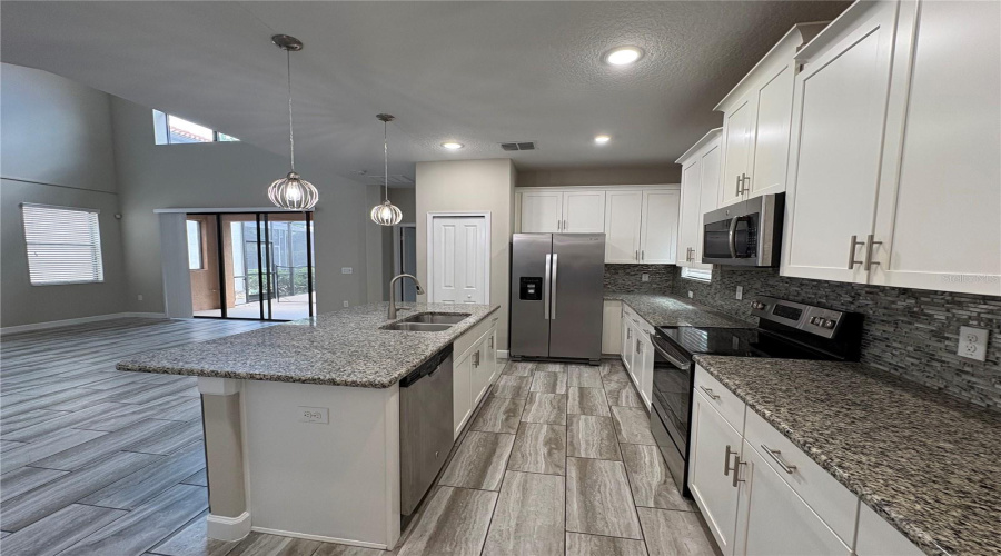 DAVENPORT, Florida 33837, 5 Bedrooms Bedrooms, ,5 BathroomsBathrooms,Residential,For Sale,SOLTERRA,0,MFRP4938770