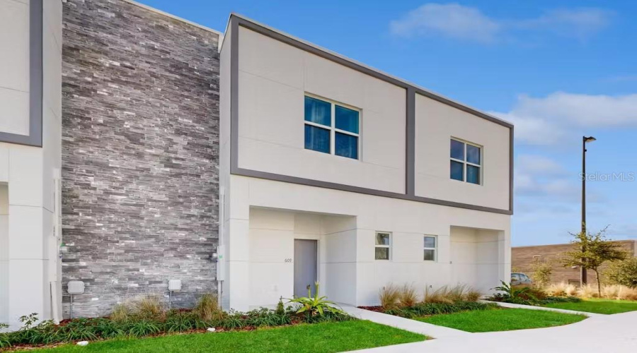 DAVENPORT, Florida 33896, 4 Bedrooms Bedrooms, ,4 BathroomsBathrooms,Residential,For Sale,TRIKOMO,0,MFRO6409292