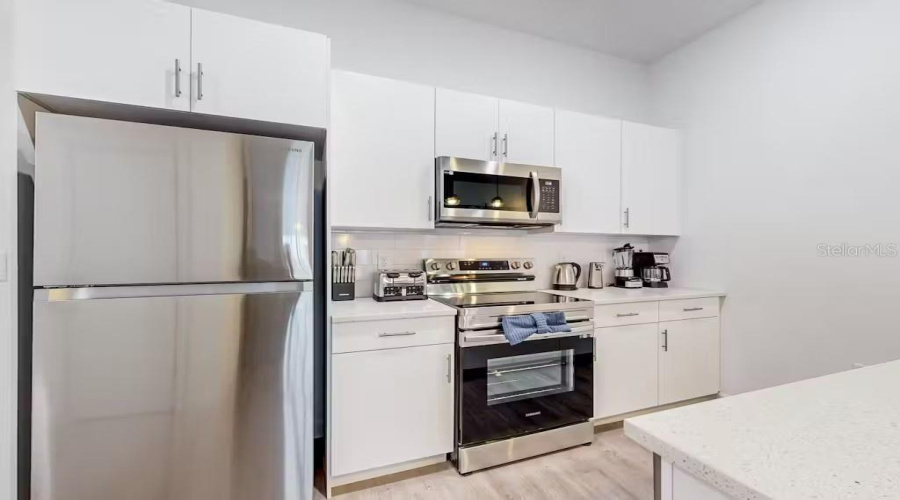 DAVENPORT, Florida 33896, 4 Bedrooms Bedrooms, ,4 BathroomsBathrooms,Residential,For Sale,TRIKOMO,0,MFRO6409292