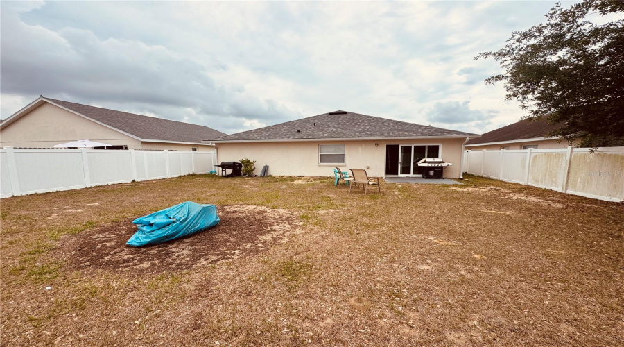 DAVENPORT, Florida 33897, 3 Bedrooms Bedrooms, ,2 BathroomsBathrooms,Residential,For Sale,HAVERSHAM,0,MFRO6408114