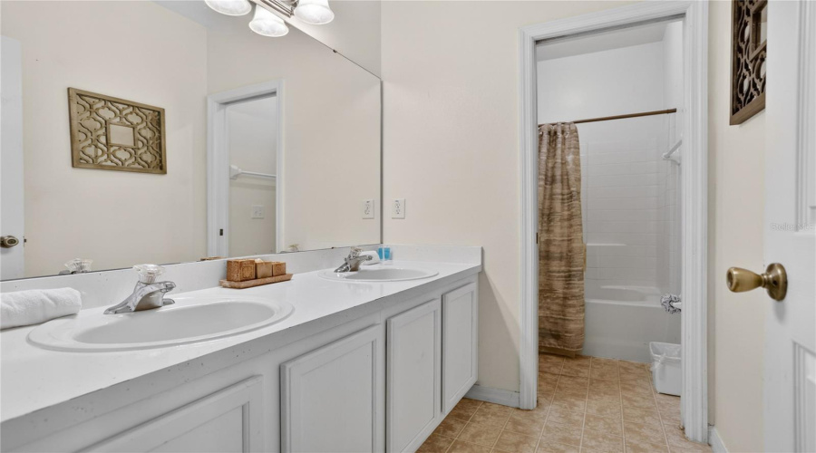 DAVENPORT, Florida 33837, 3 Bedrooms Bedrooms, ,2 BathroomsBathrooms,Residential,For Sale,SUNSET VIEW,0,MFRO6407760