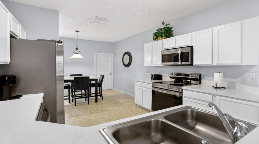 DAVENPORT, Florida 33837, 3 Bedrooms Bedrooms, ,2 BathroomsBathrooms,Residential,For Sale,SUNSET VIEW,0,MFRO6407760