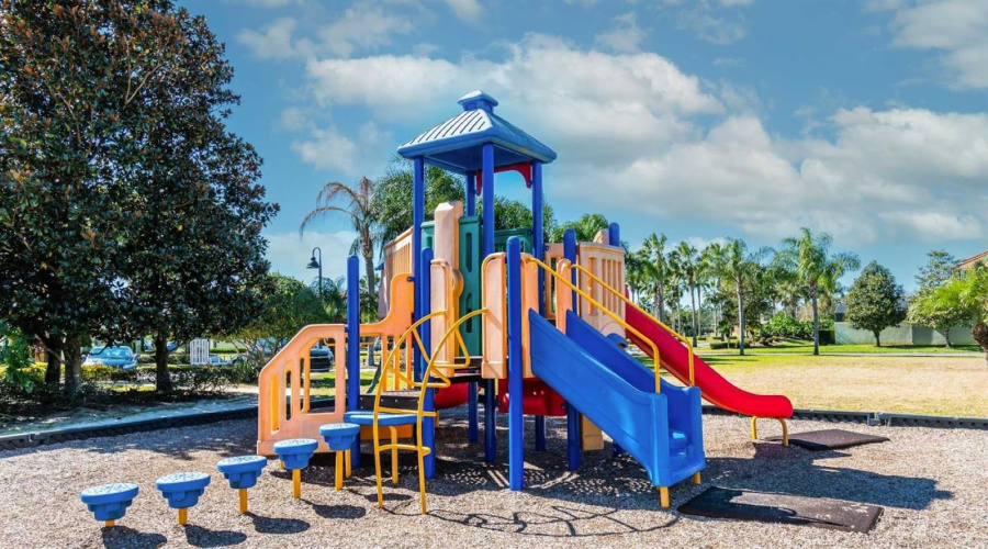 KISSIMMEE, Florida 34747, 5 Bedrooms Bedrooms, ,4 BathroomsBathrooms,Residential,For Sale,BEACH PALM,0,MFRO6409330