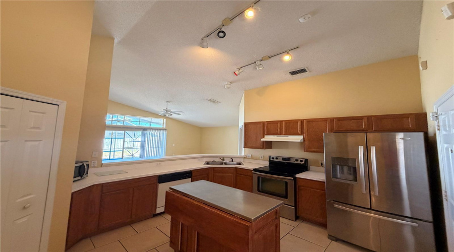 DAVENPORT, Florida 33837, 3 Bedrooms Bedrooms, ,2 BathroomsBathrooms,Residential,For Sale,PRINCE CHARLES,0,MFRS5150116