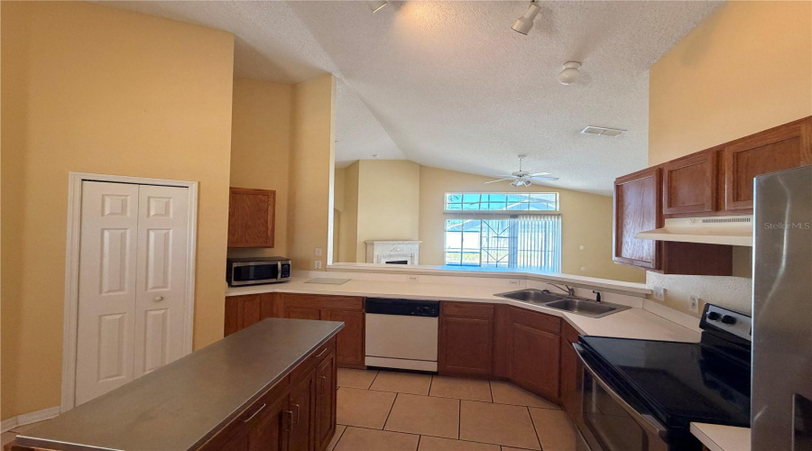DAVENPORT, Florida 33837, 3 Bedrooms Bedrooms, ,2 BathroomsBathrooms,Residential,For Sale,PRINCE CHARLES,0,MFRS5150116