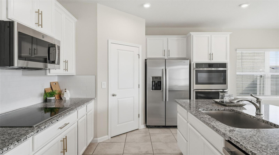 DAVENPORT, Florida 33837, 3 Bedrooms Bedrooms, ,2 BathroomsBathrooms,Residential,For Sale,SYDNEY,0,MFRO6409183
