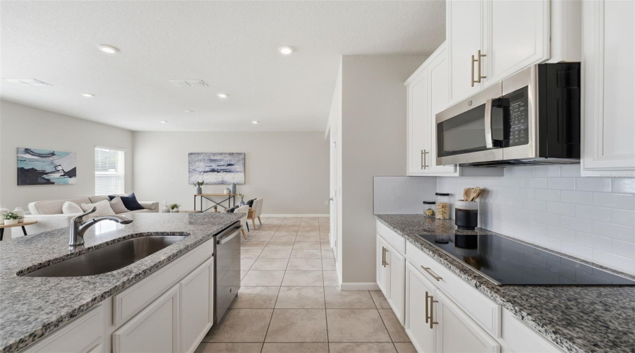 DAVENPORT, Florida 33837, 3 Bedrooms Bedrooms, ,2 BathroomsBathrooms,Residential,For Sale,SYDNEY,0,MFRO6409183
