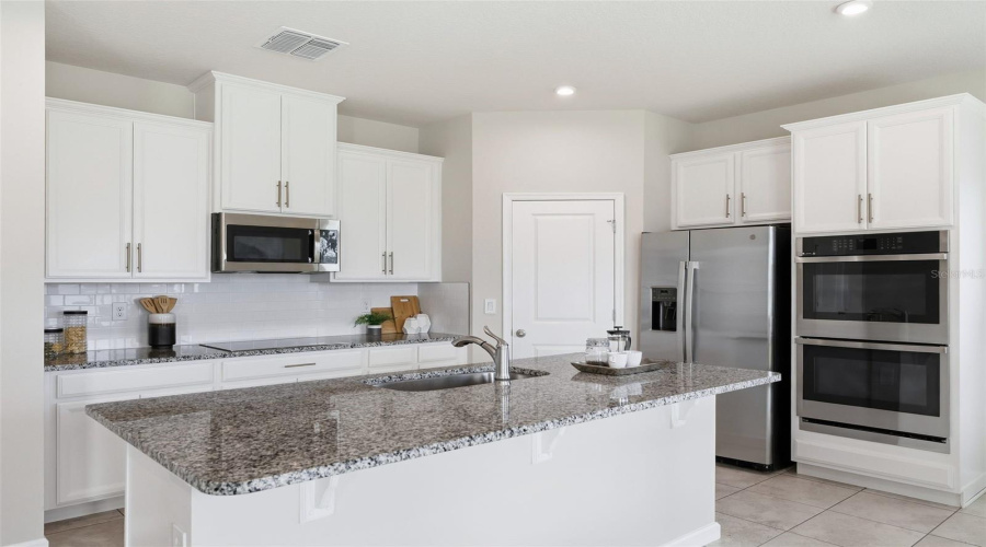 DAVENPORT, Florida 33837, 3 Bedrooms Bedrooms, ,2 BathroomsBathrooms,Residential,For Sale,SYDNEY,0,MFRO6409183
